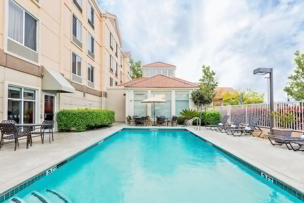 Hilton Garden Inn Folsom Exteriér fotografie