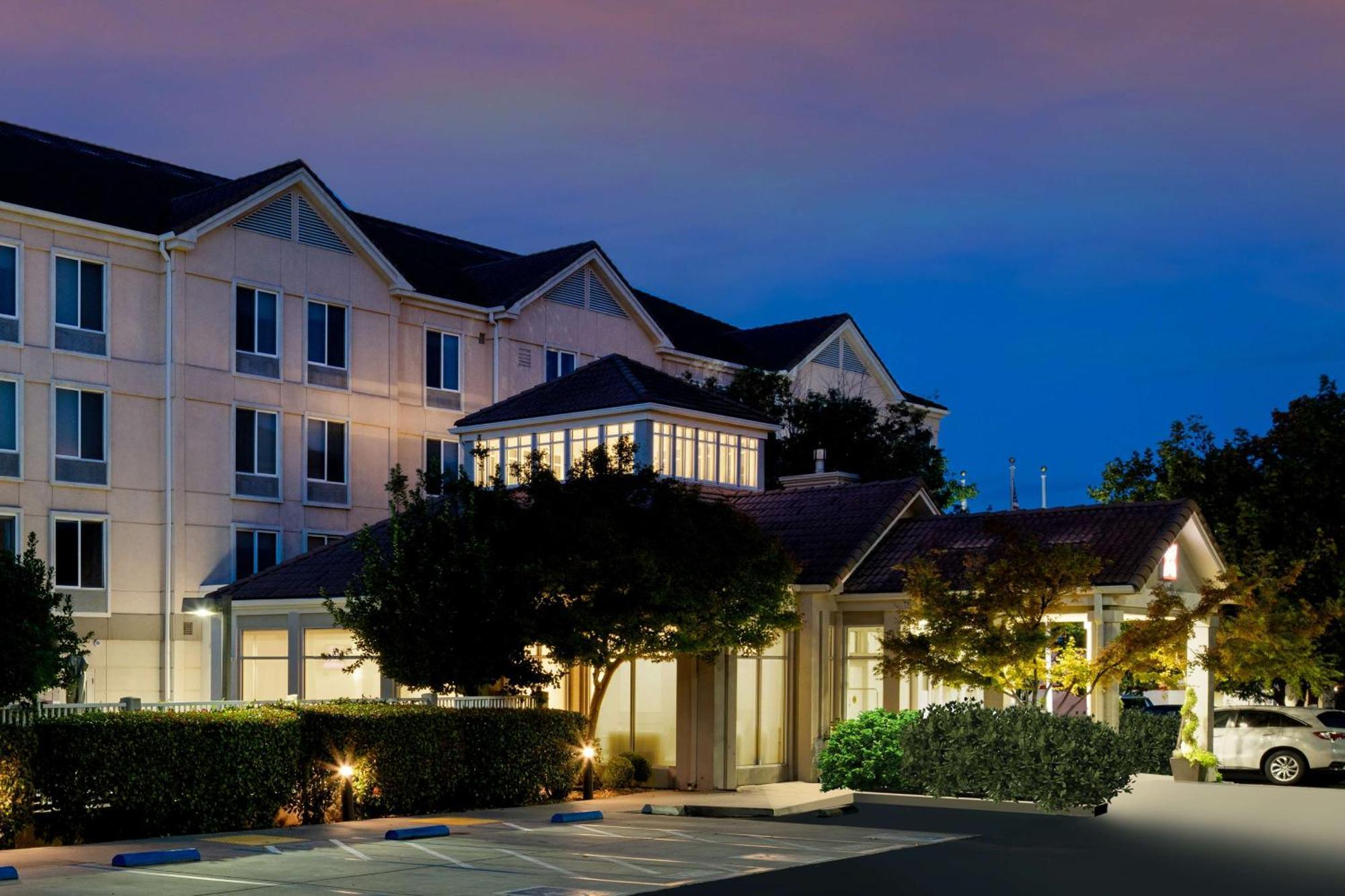 Hilton Garden Inn Folsom Exteriér fotografie