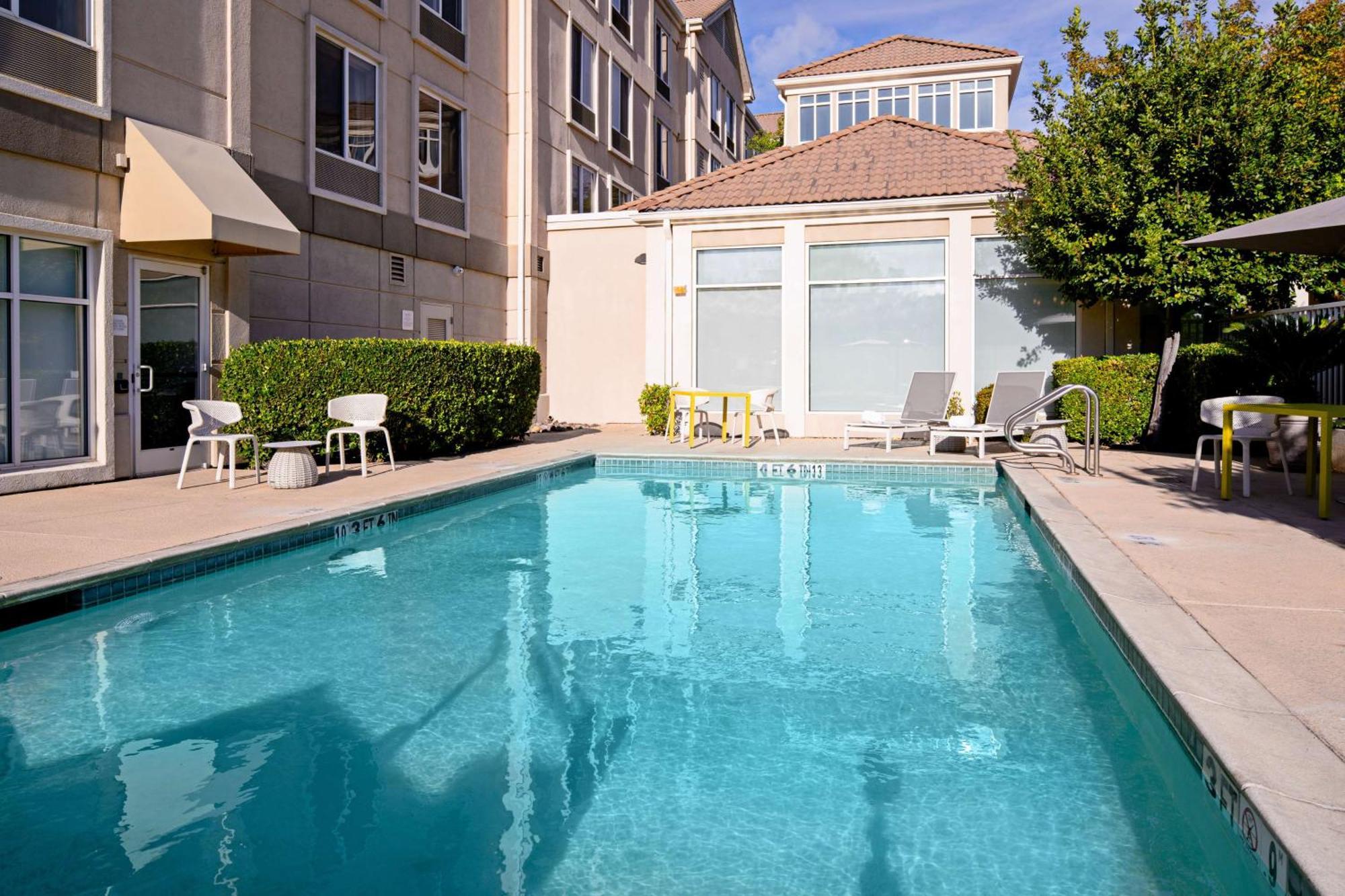 Hilton Garden Inn Folsom Exteriér fotografie